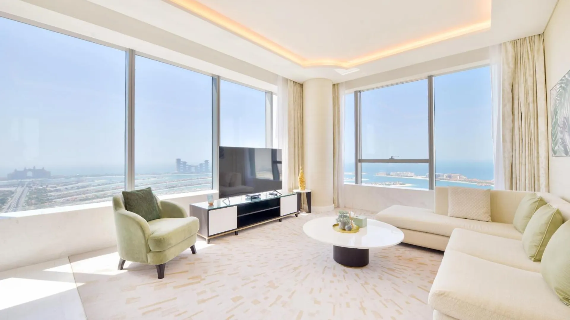 Апарт-отель Ultra Luxury Palm Tower With Shared 5 Star Hotel Facilities By Qstay Дубай ОАЭ