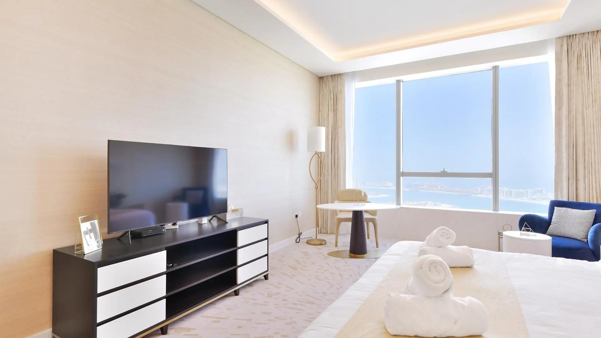 Ultra Luxury Palm Tower With Shared 5 Star Hotel Facilities By Qstay Дубай