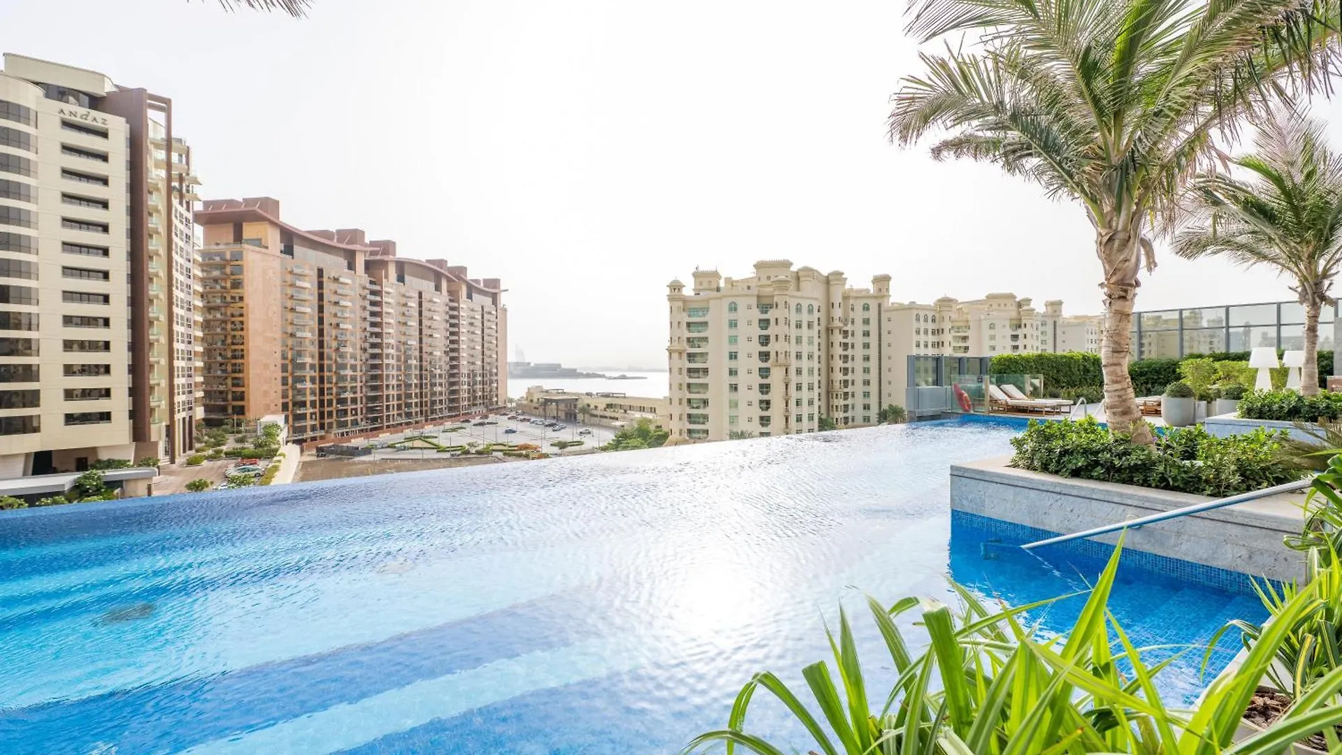 Апарт-отель Ultra Luxury Palm Tower With Shared 5 Star Hotel Facilities By Qstay Дубай ОАЭ