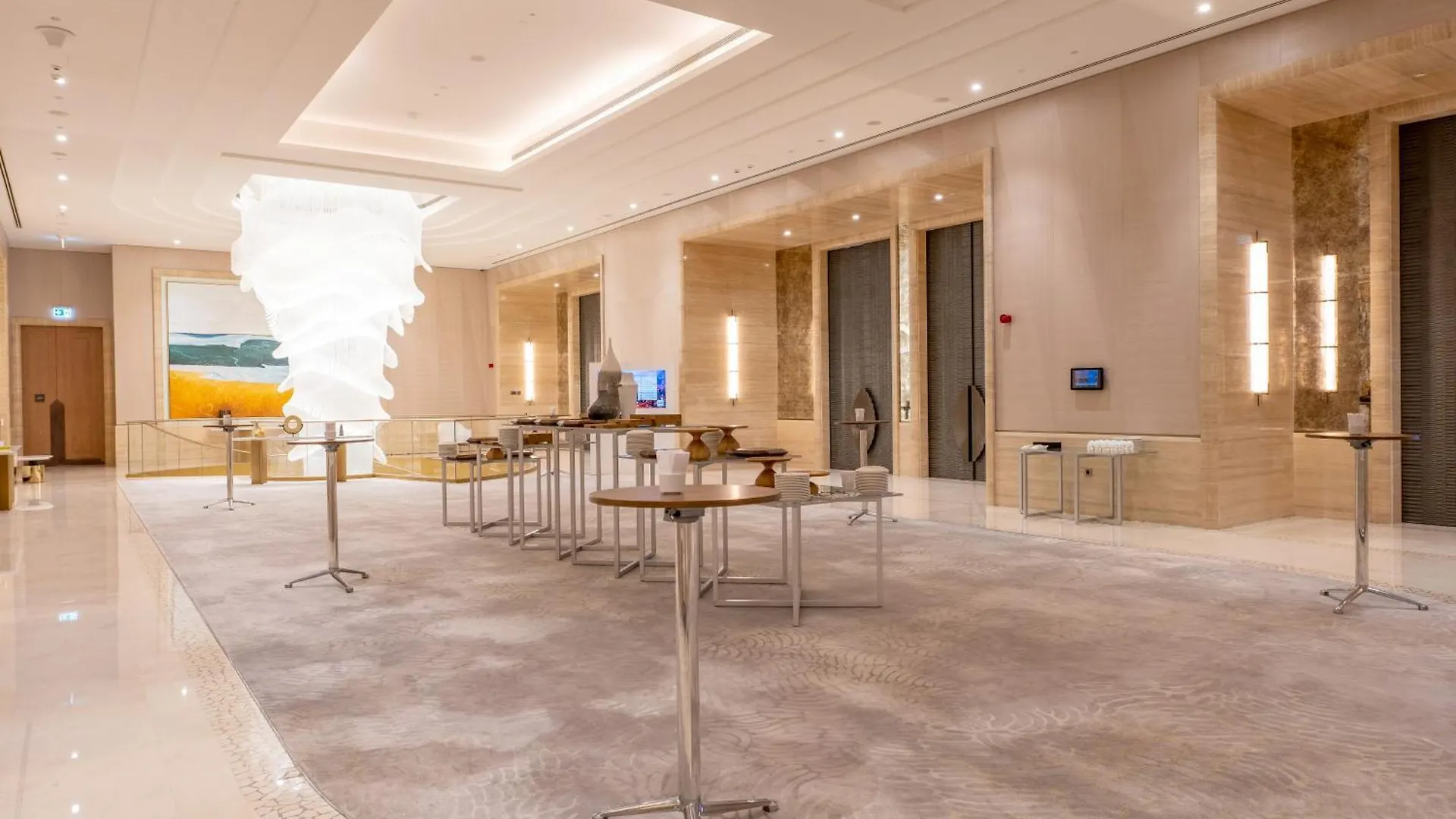 Апарт-отель Ultra Luxury Palm Tower With Shared 5 Star Hotel Facilities By Qstay Дубай ОАЭ