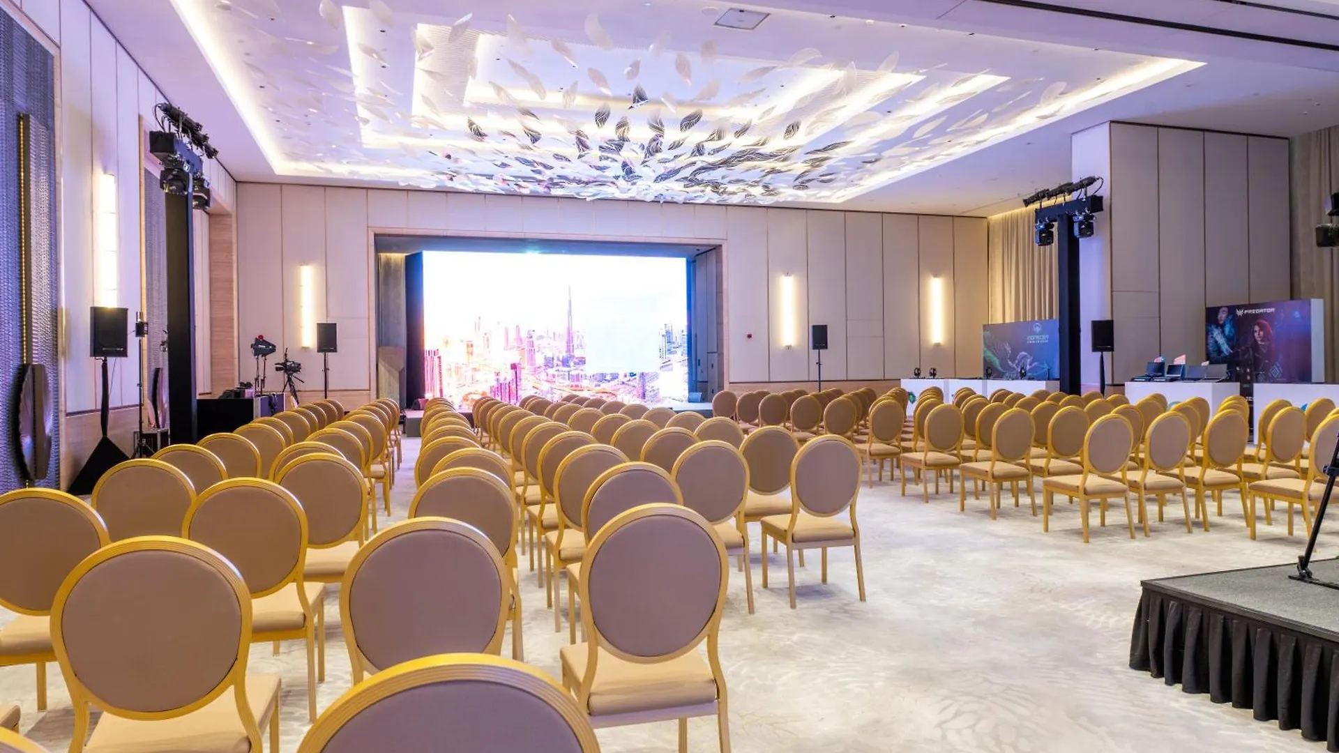 Ultra Luxury Palm Tower With Shared 5 Star Hotel Facilities By Qstay Дубай